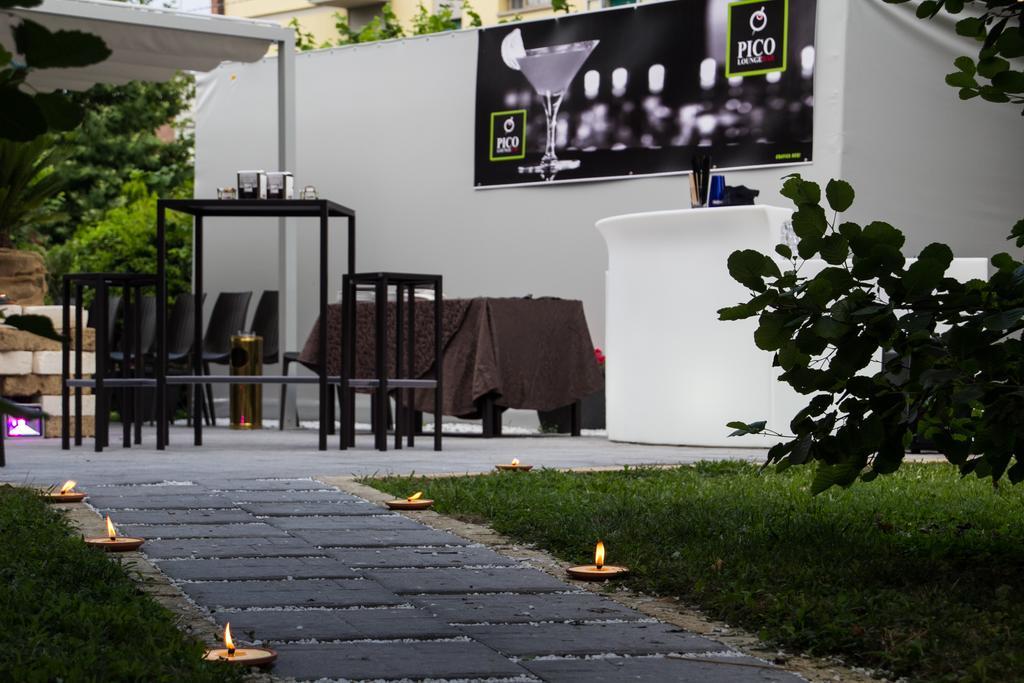 Hotel Pico Mirandola Bagian luar foto