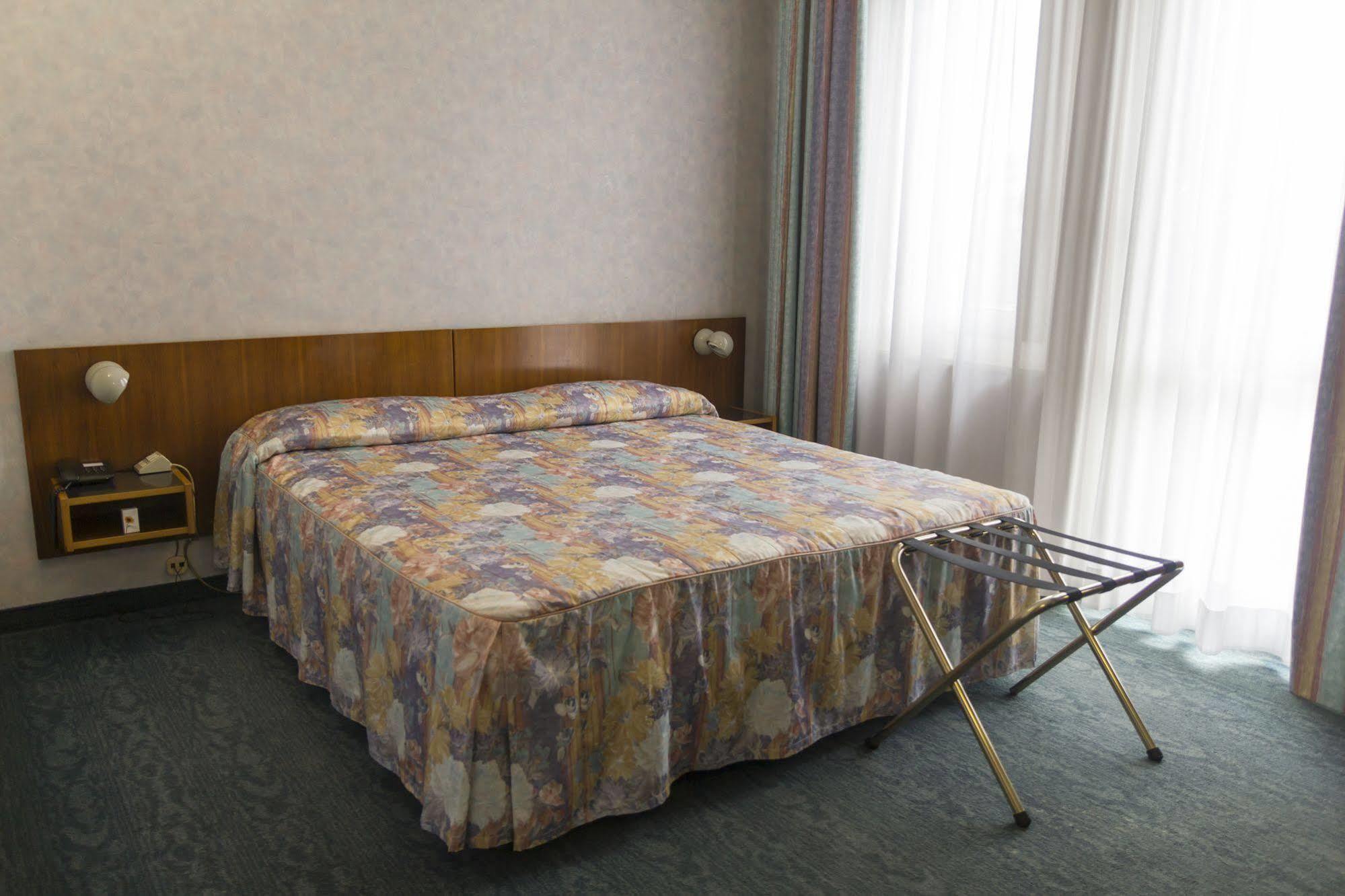 Hotel Pico Mirandola Bagian luar foto